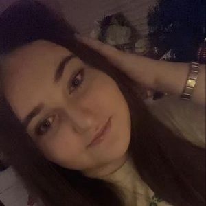 Meet your Posher, Ellisia